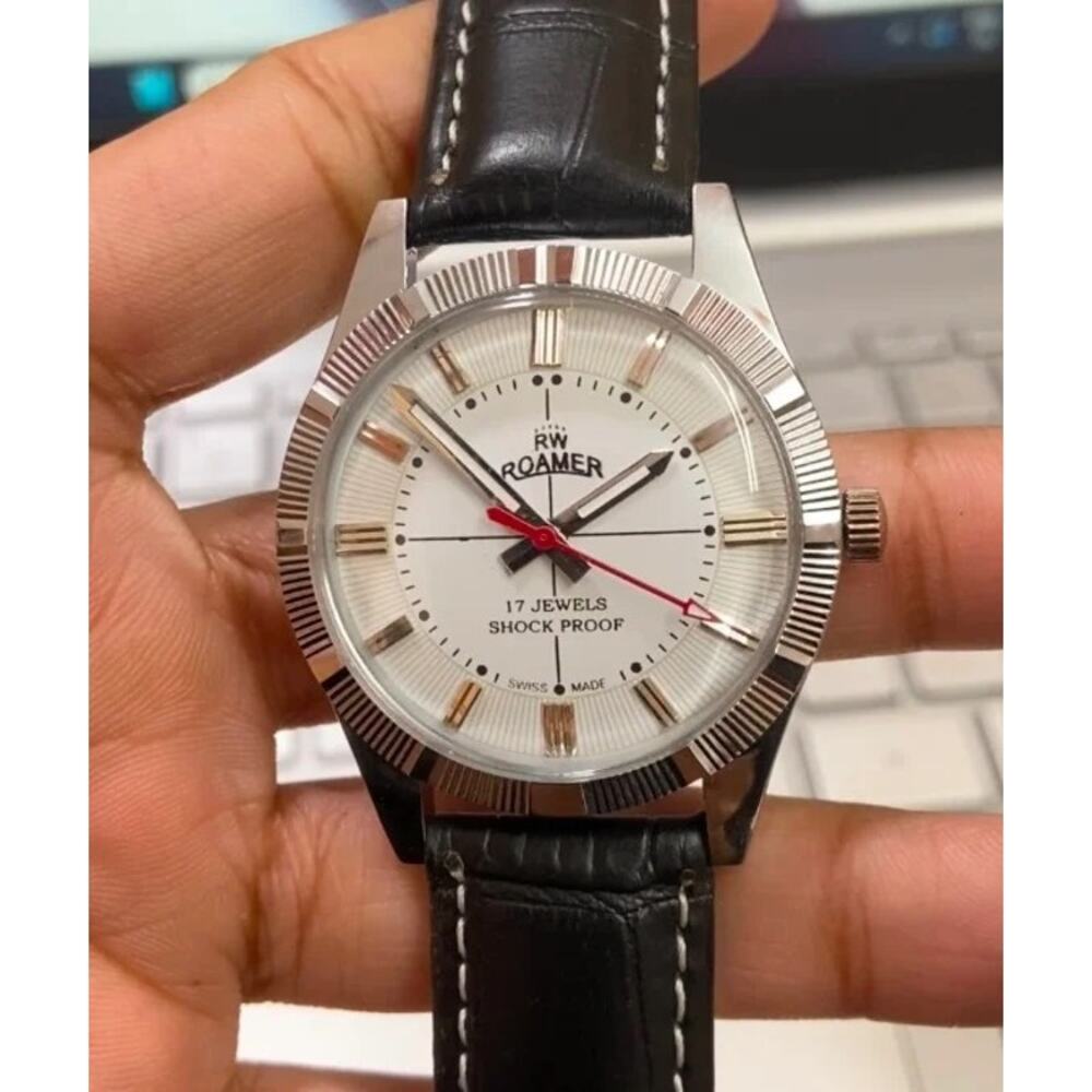 Vintage 1975 Roamer Manual Mens Silver Watch W/Leather Strap & White accents - Picture 3 of 6